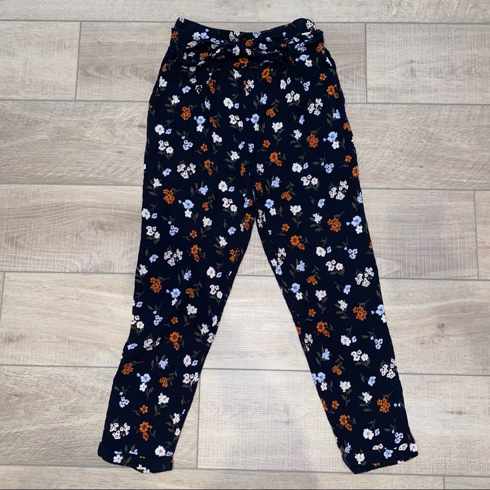 AMERICAN EAGLE Floral Pants